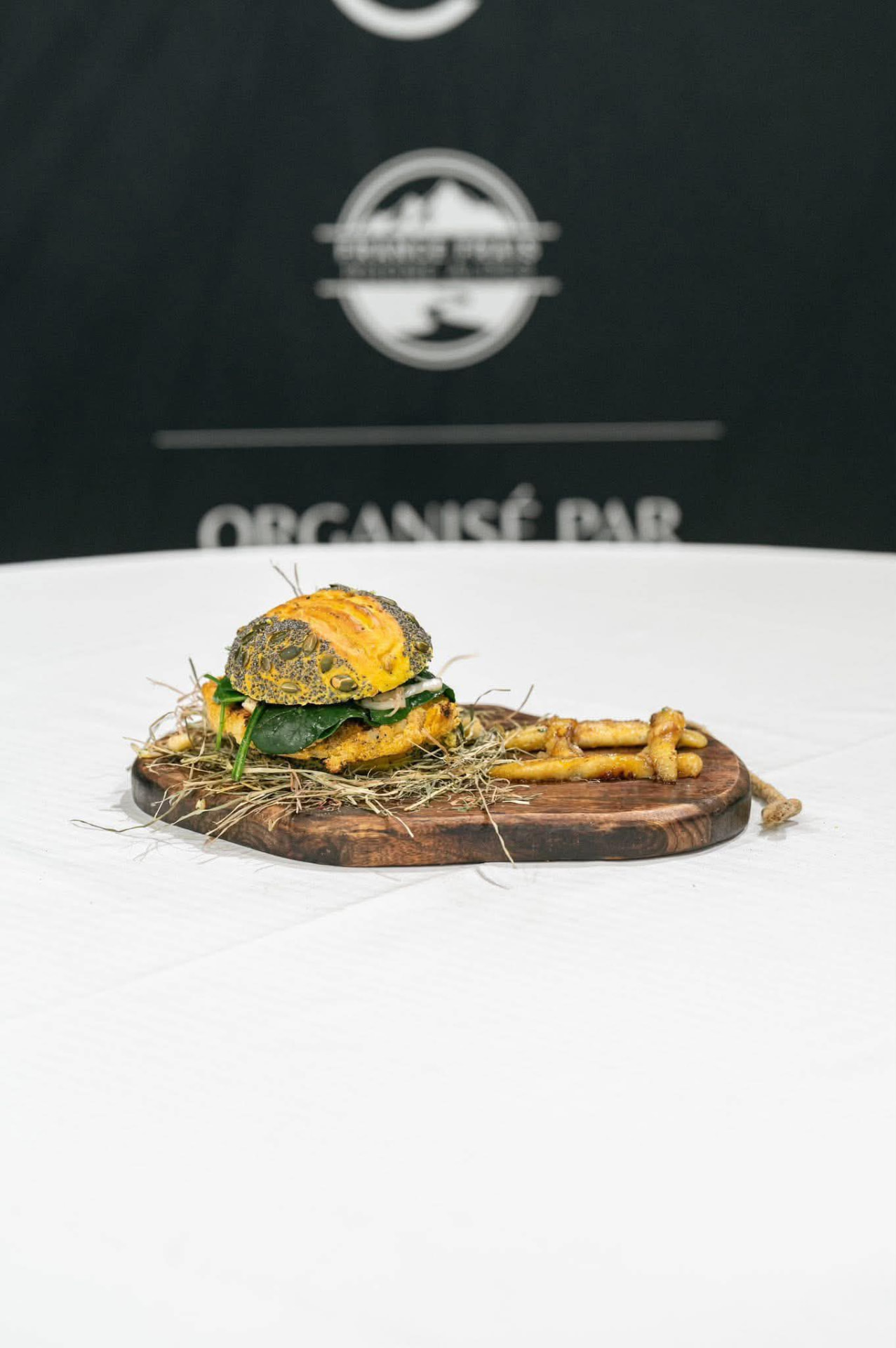 Le burger traditionnel et accord Crozes Hermitage du concours